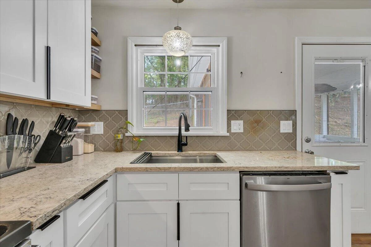 3030 Sedgefield RD SW - Photo 12