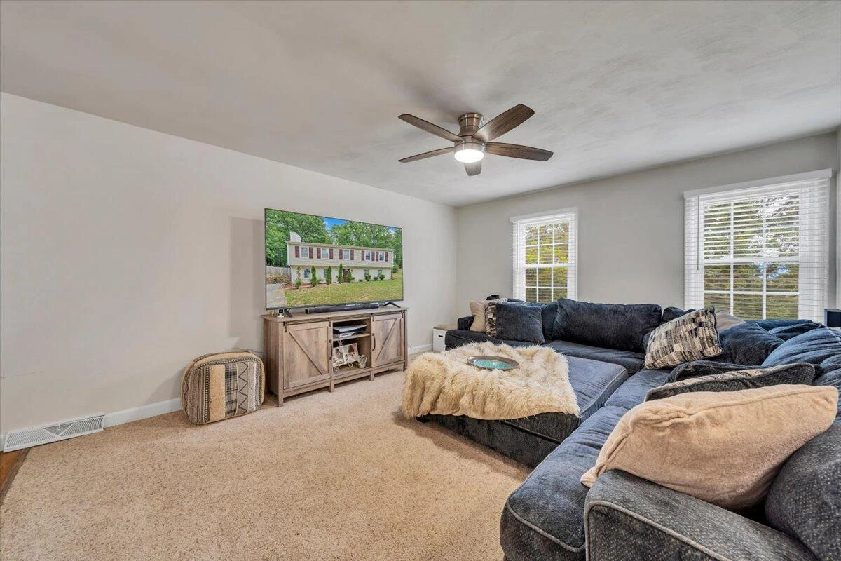 3030 Sedgefield RD SW - Photo 16