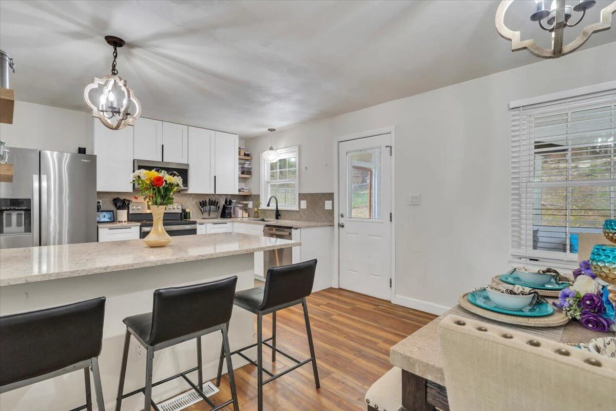 3030 Sedgefield RD SW - Photo 8