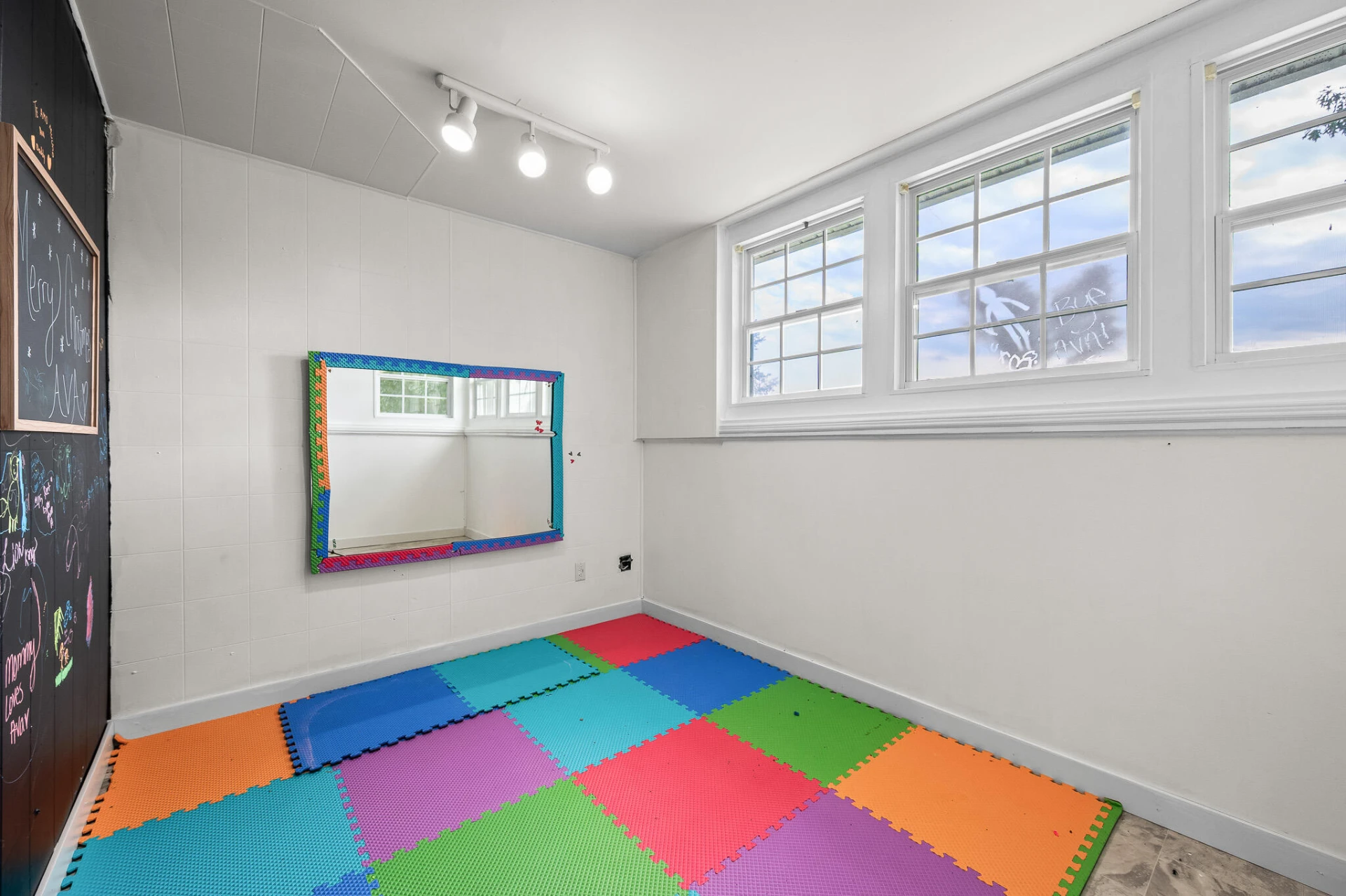 1560 Quarles RD - Photo 15