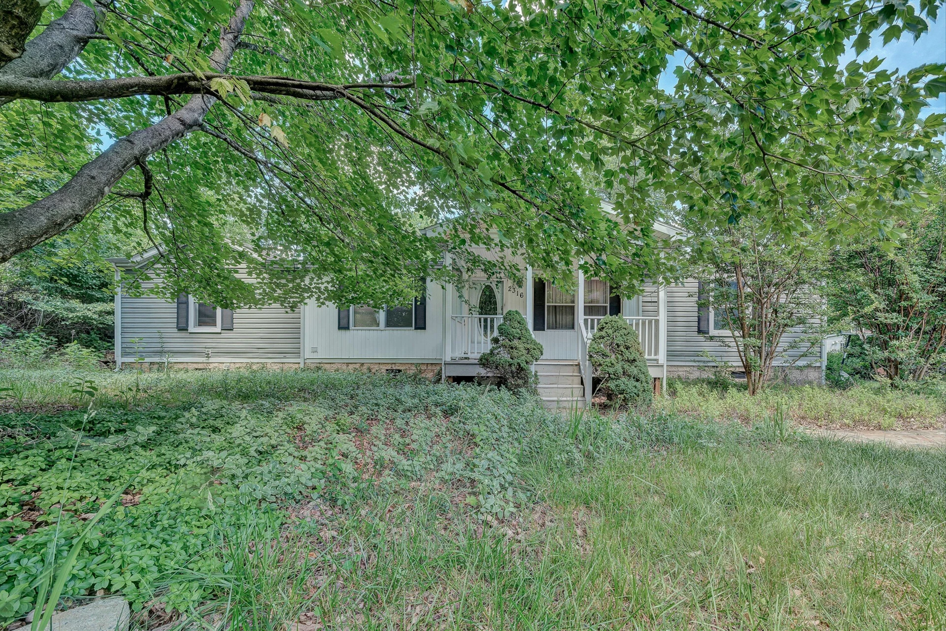 2316 Ridge RD - Photo 2
