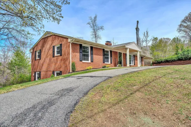 731 BASSETT HEIGHTS RD, Bassett, VA, 24055