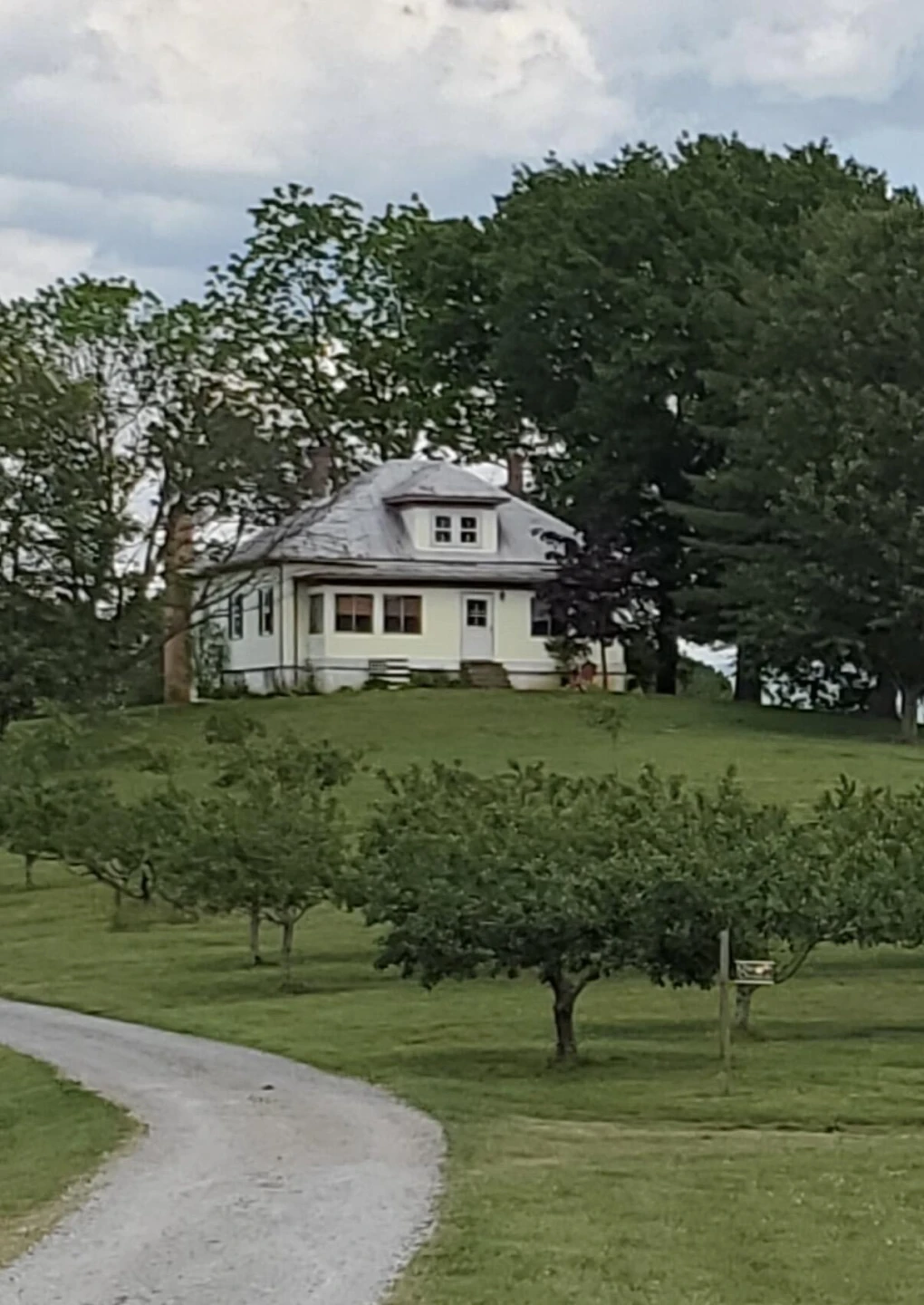 468 Maple Ridge LN