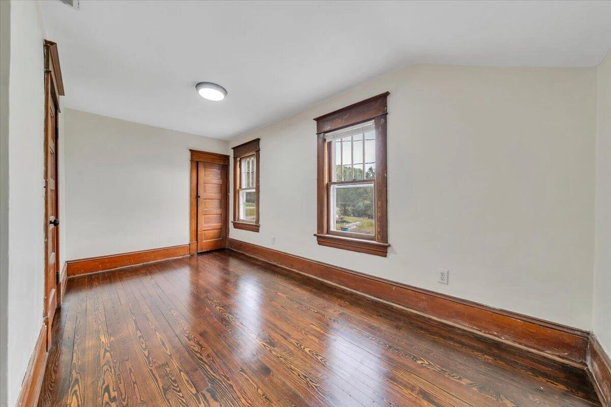 1364 Rose AVE SE - Photo 25