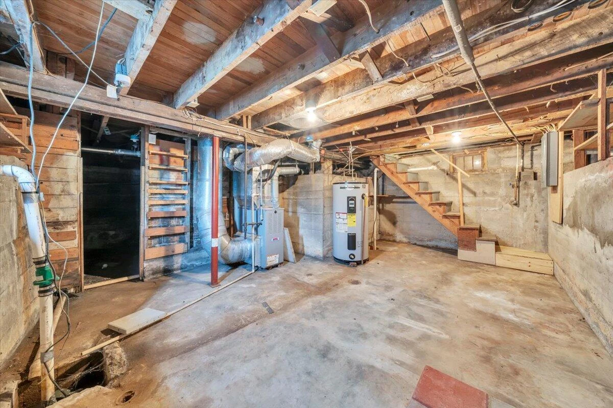 1364 Rose AVE SE - Photo 30