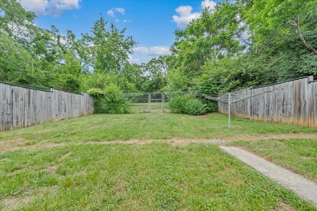 1364 Rose AVE SE - Photo 31