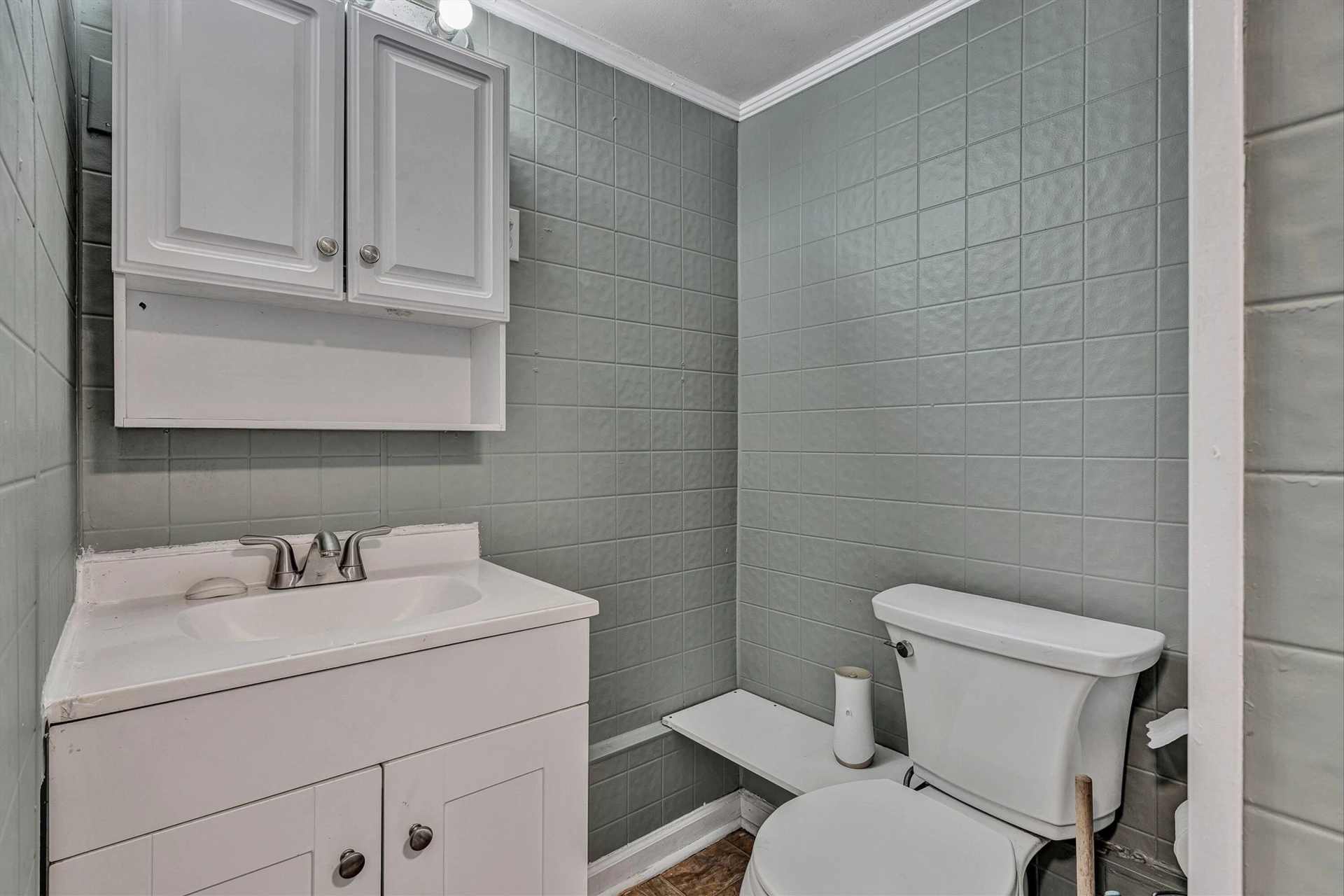 215 CIRCLE DR - Photo 14