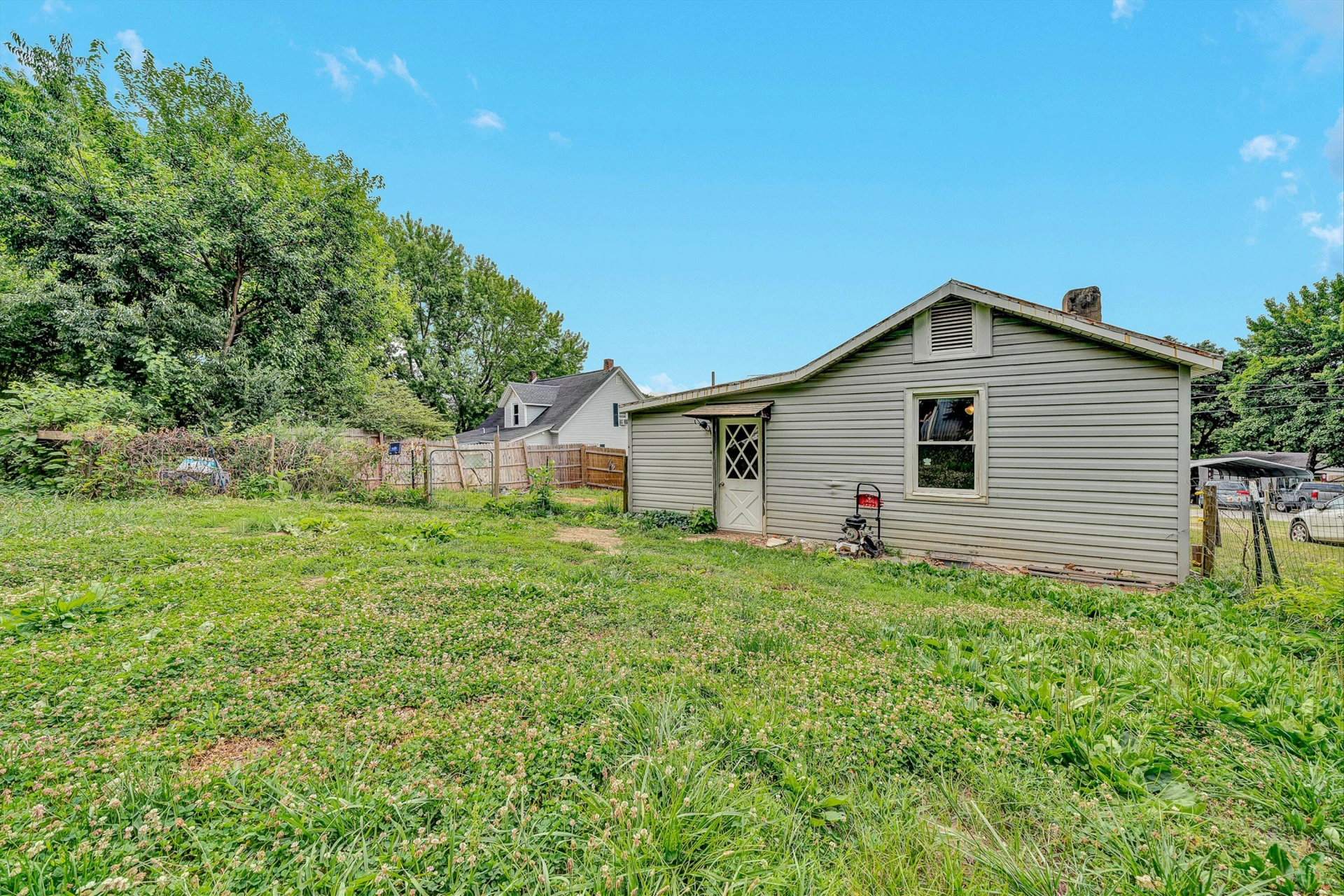 215 CIRCLE DR - Photo 18