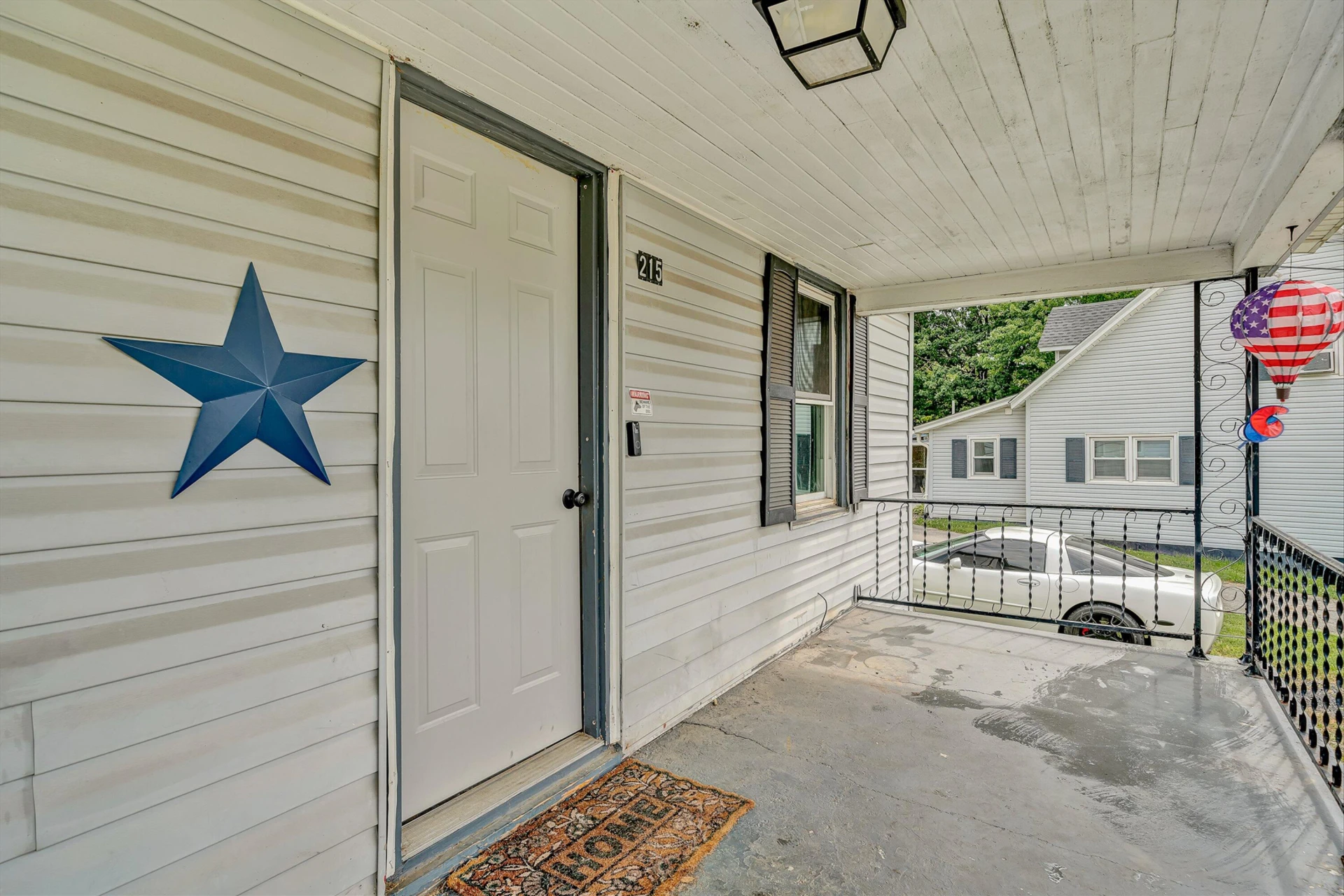 215 CIRCLE DR - Photo 3