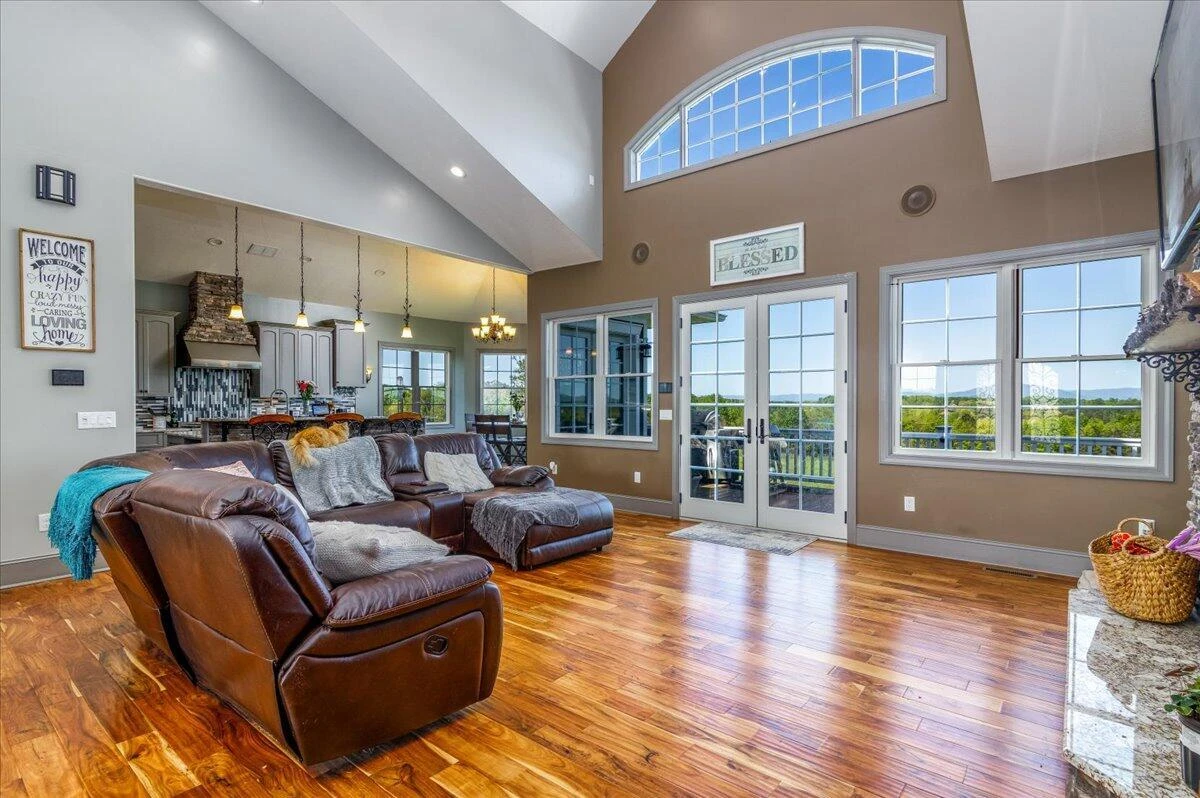 379 Greenhouse RD - Photo 4