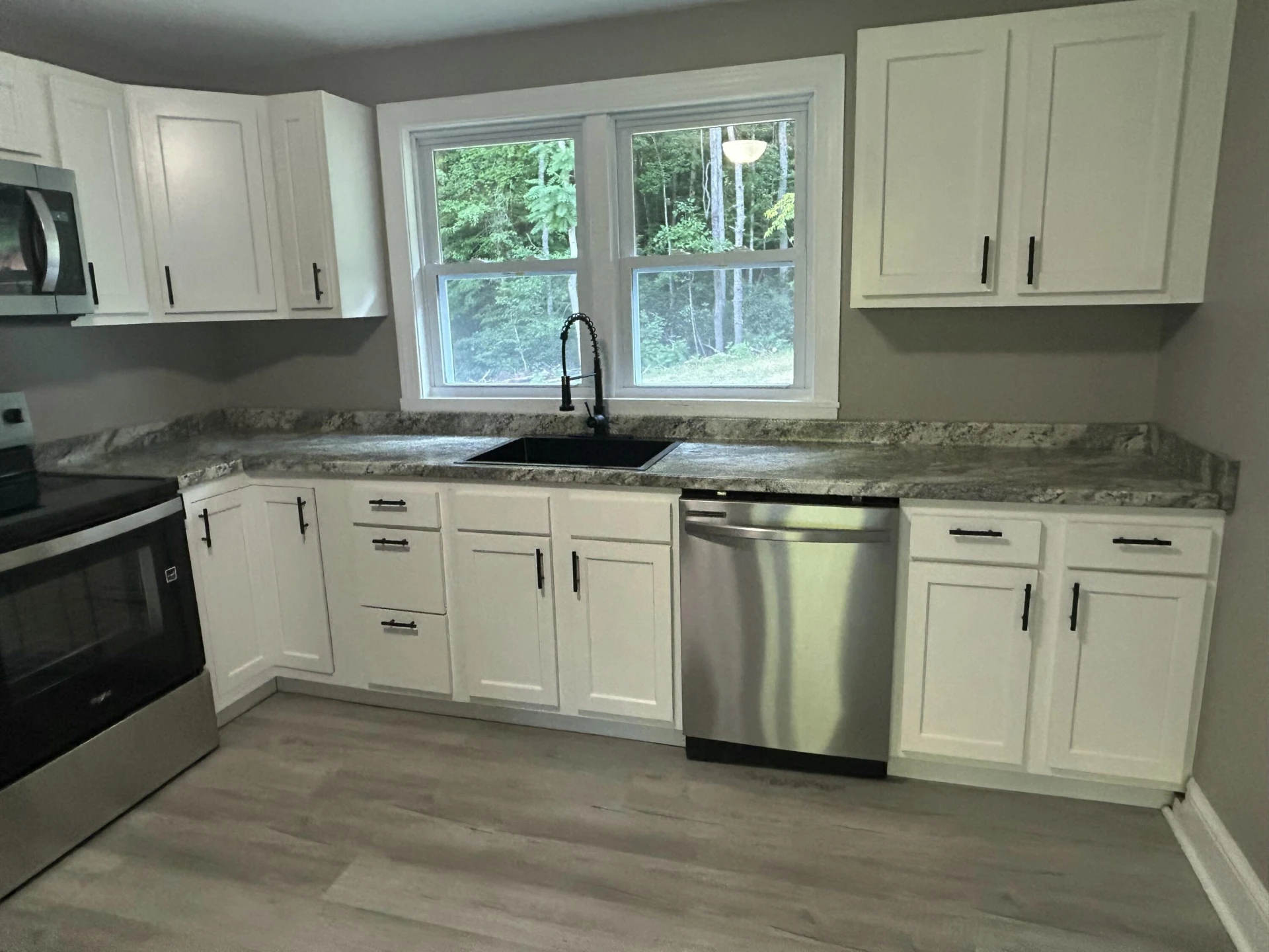 4043 Henry RD - Photo 3