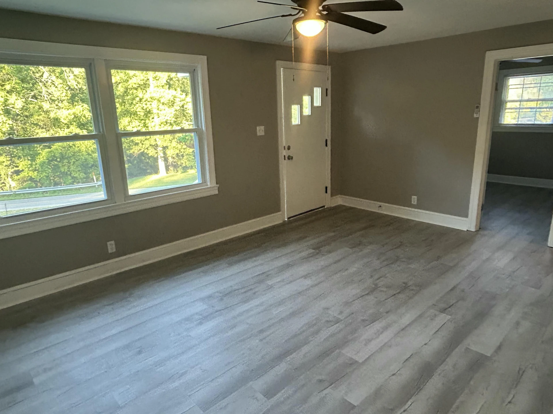 4043 Henry RD - Photo 5