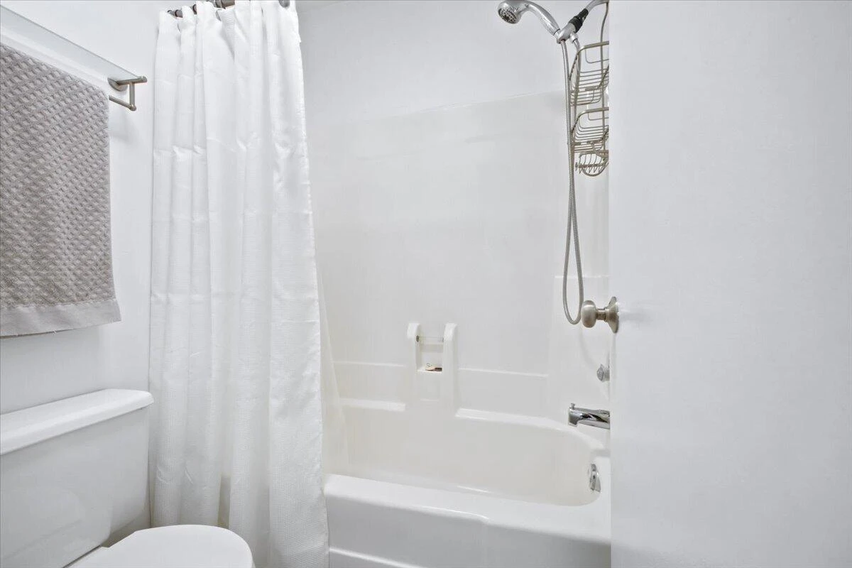 357 Woods AVE SW #357 - Photo 17