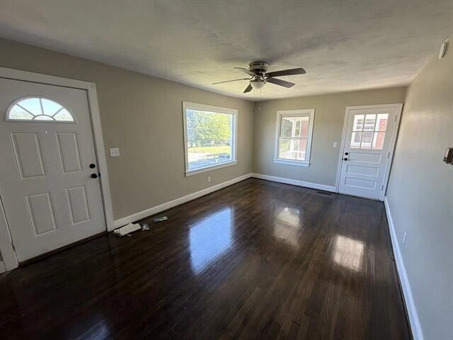 2816 Sweetbrier AVE SW - Photo 2