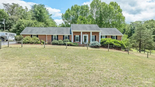 815 Brunswick Forge RD, Troutville, VA, 24175