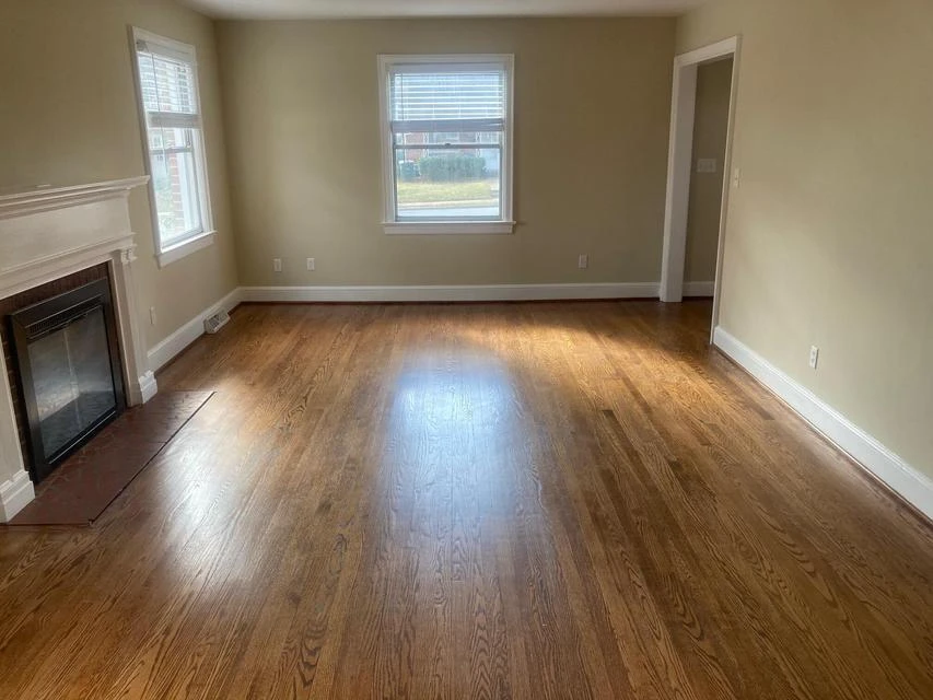 516 N Market ST - Photo 3