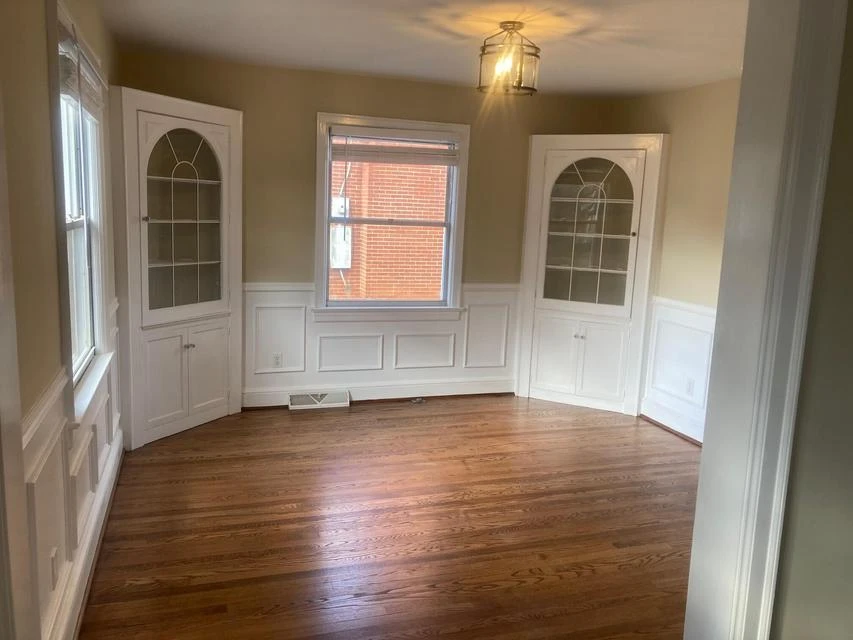 516 N Market ST - Photo 5