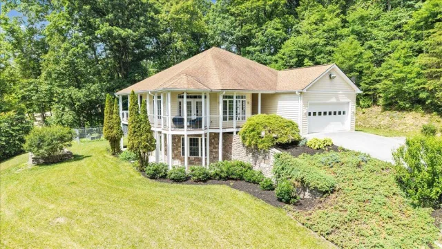 11010 Catawba RD, Troutville, VA, 24175