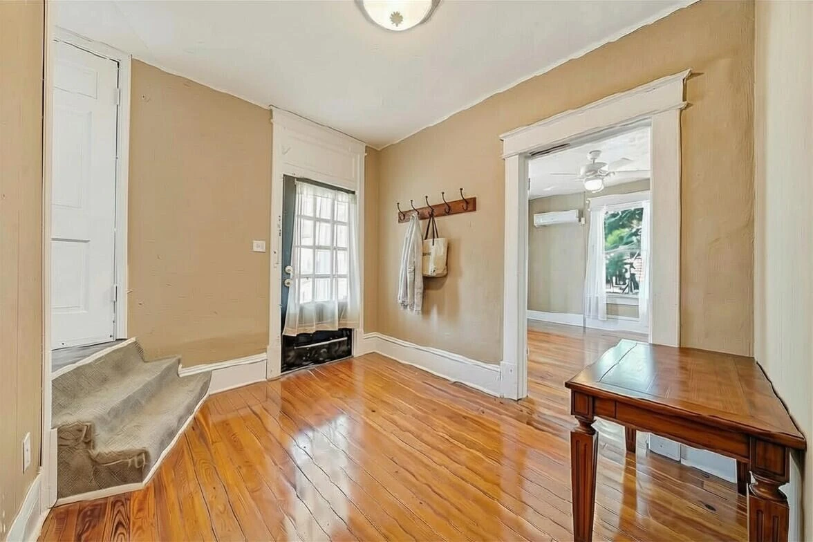 916 Madison AVE NW - Photo 11