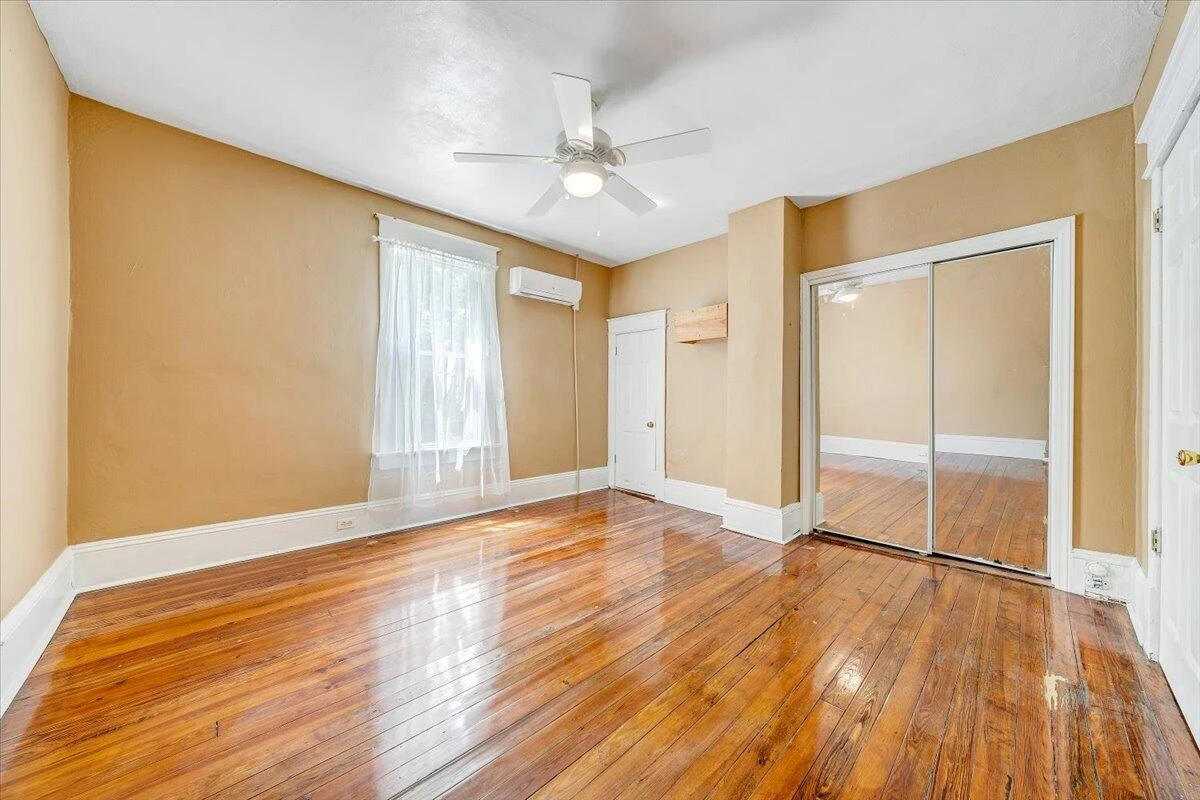916 Madison AVE NW - Photo 14