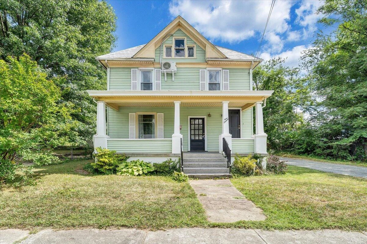 916 Madison AVE NW