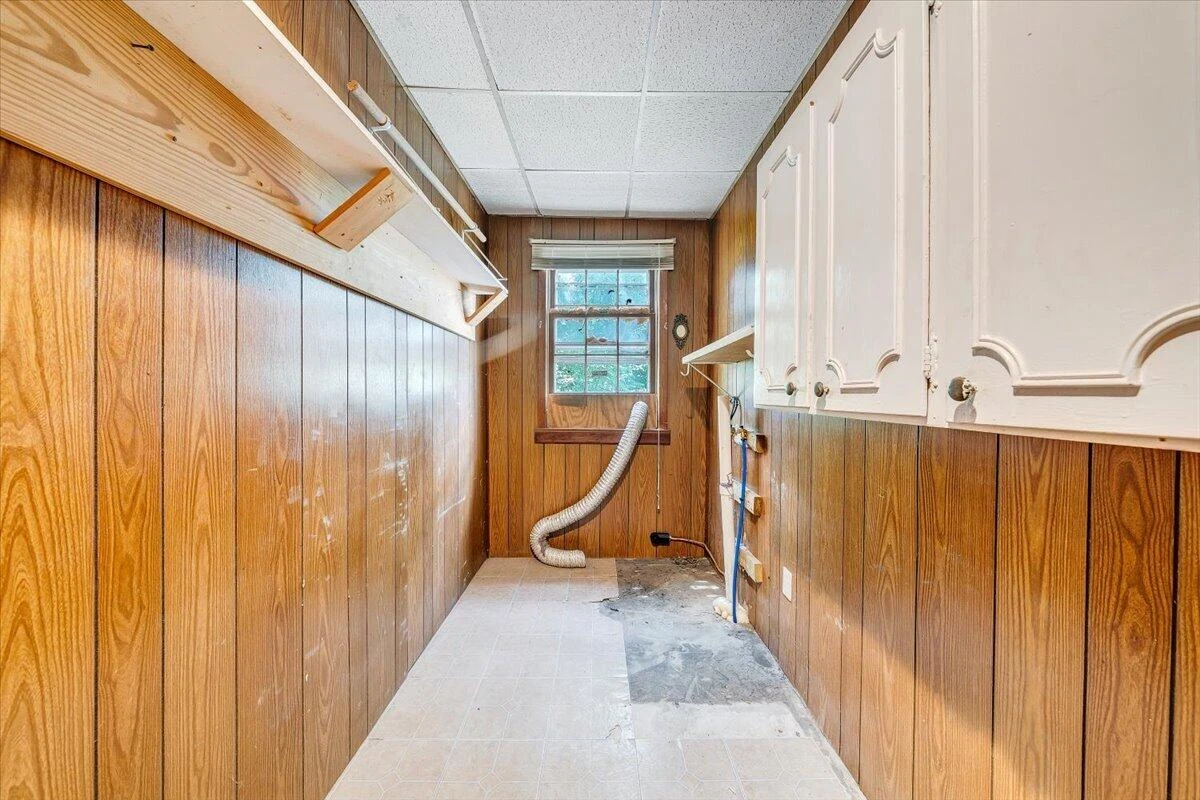 916 Madison AVE NW - Photo 27
