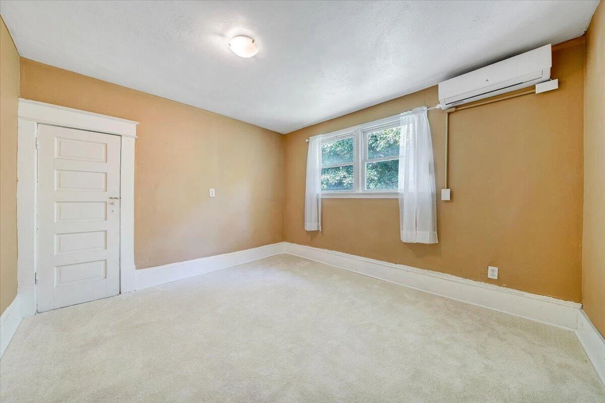 916 Madison AVE NW - Photo 30