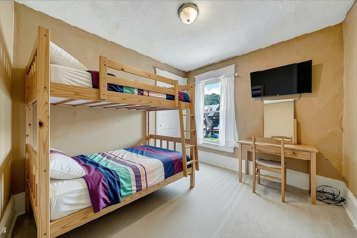 916 Madison AVE NW - Photo 31
