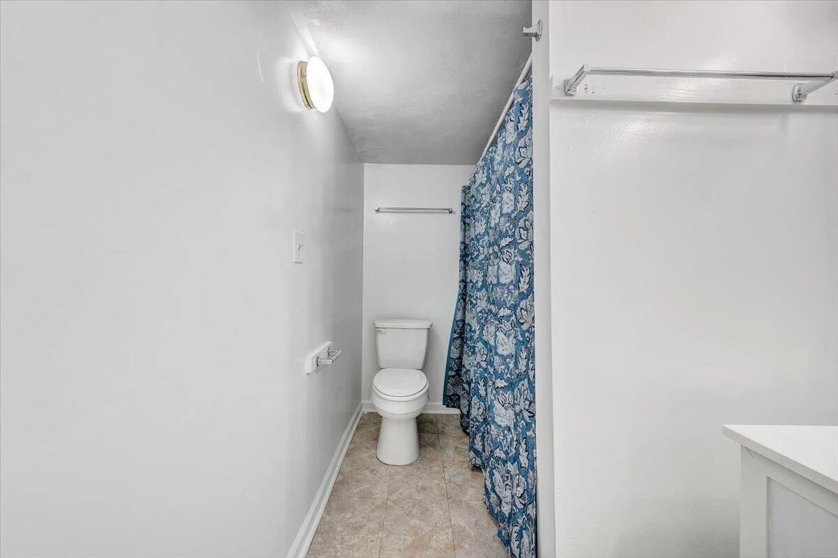 916 Madison AVE NW - Photo 38