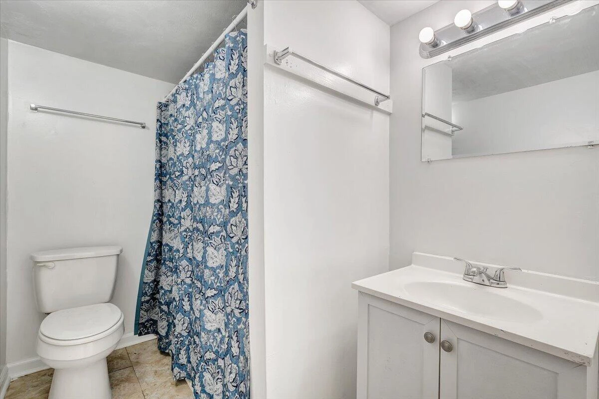 916 Madison AVE NW - Photo 39