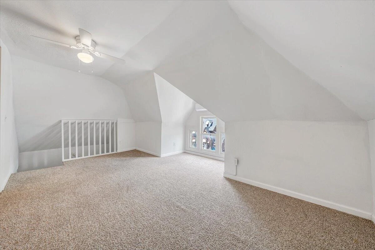 916 Madison AVE NW - Photo 45