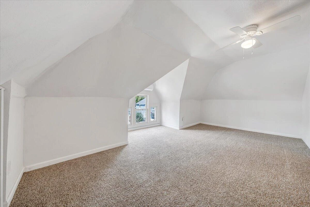 916 Madison AVE NW - Photo 46
