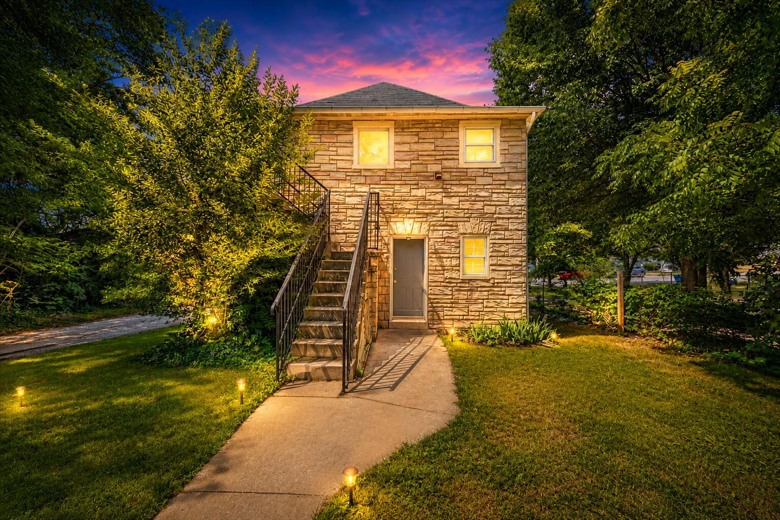 916 Madison AVE NW - Photo 4