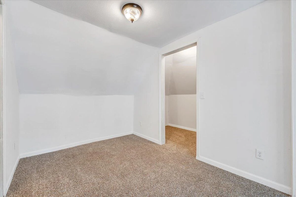 916 Madison AVE NW - Photo 49