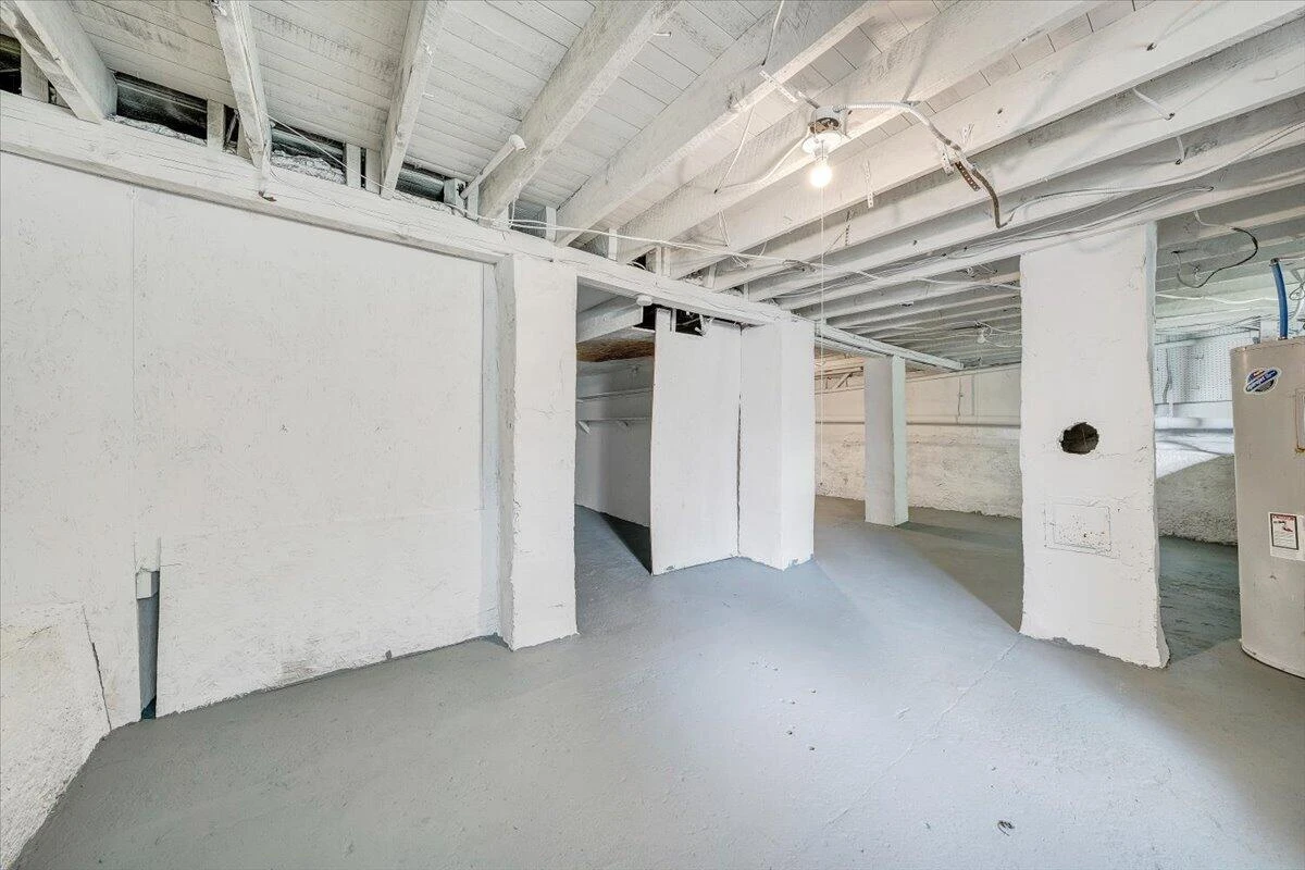 916 Madison AVE NW - Photo 51
