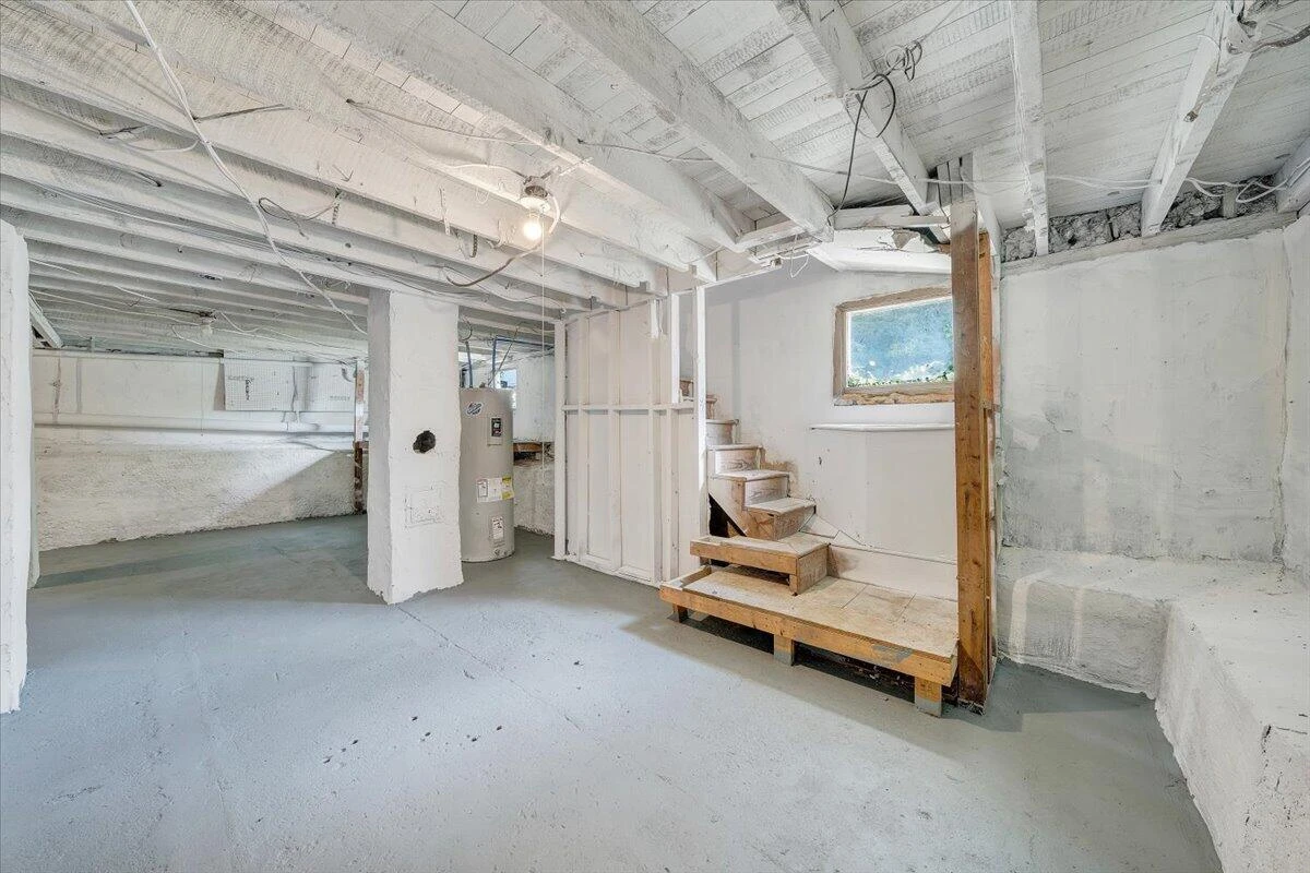 916 Madison AVE NW - Photo 52