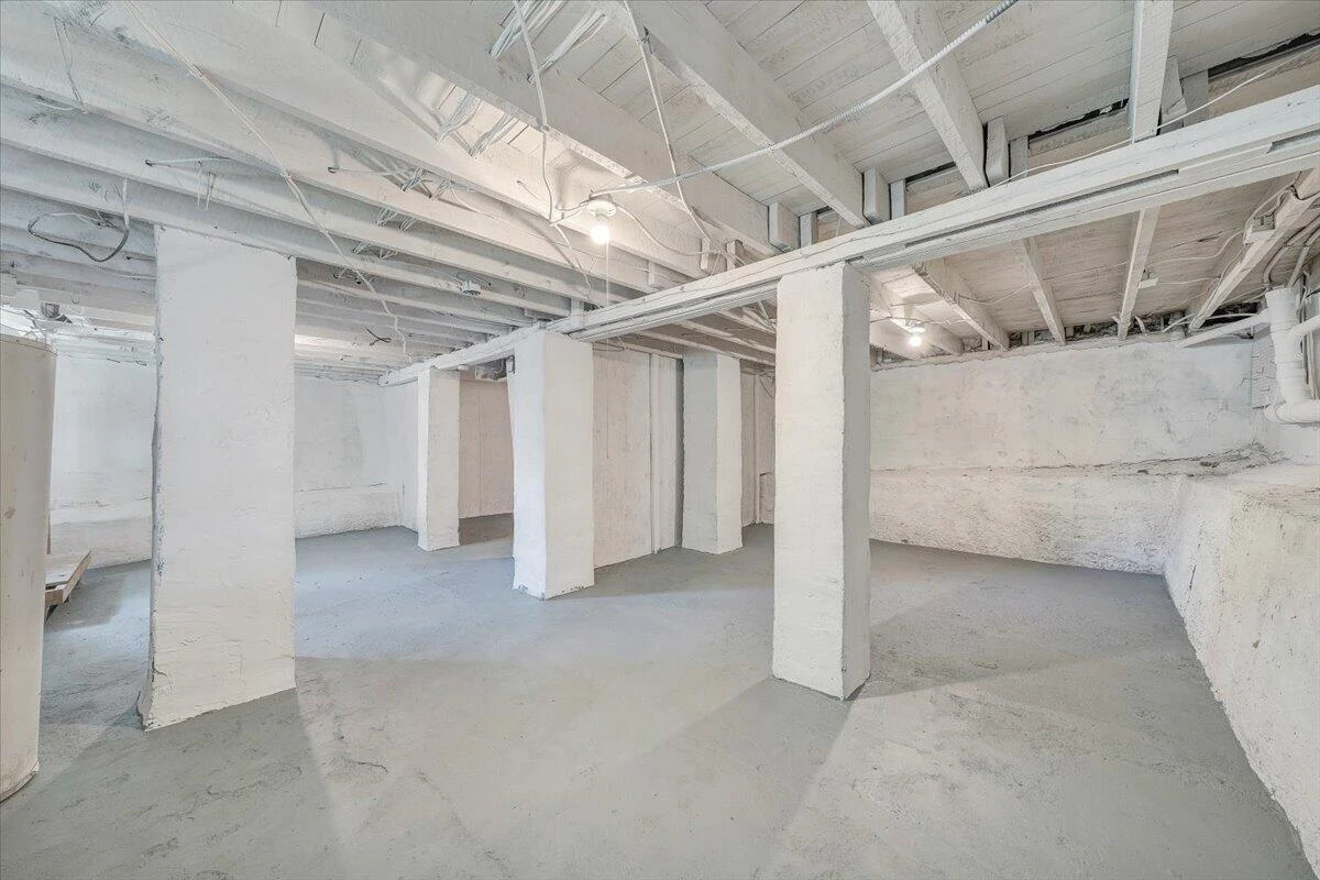 916 Madison AVE NW - Photo 53