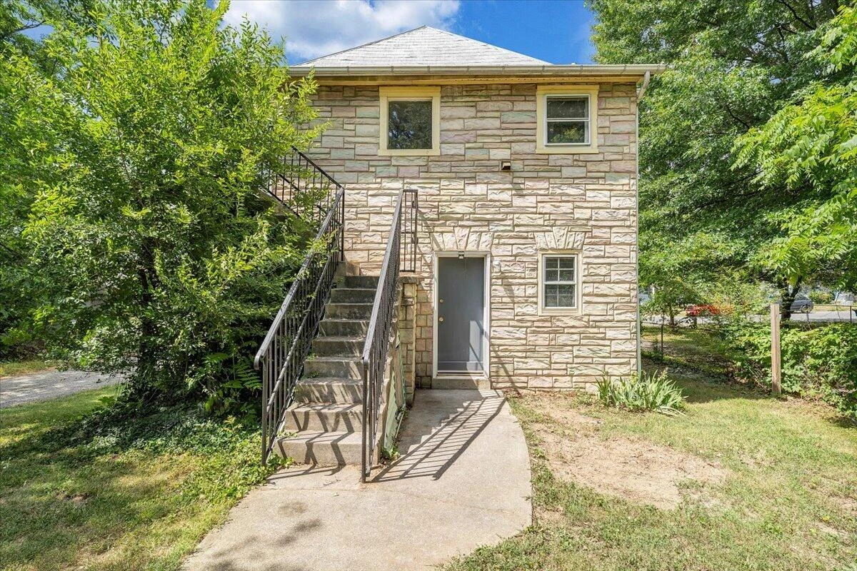 916 Madison AVE NW - Photo 55