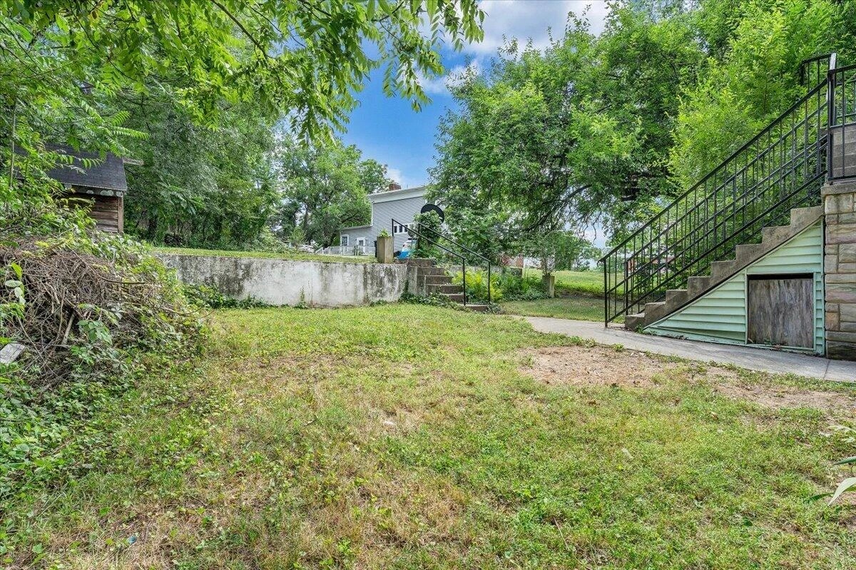 916 Madison AVE NW - Photo 59