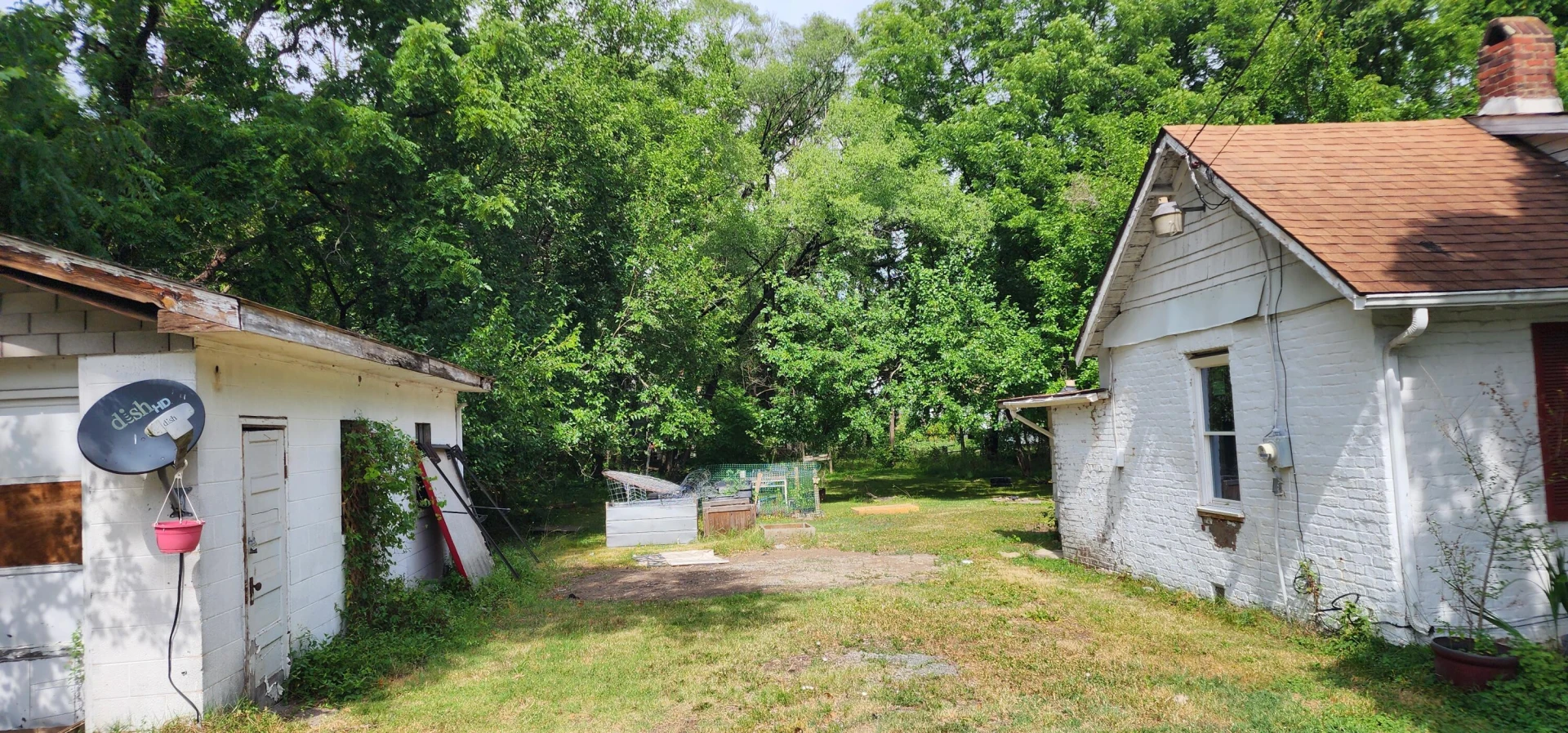 1114 13th ST SE - Photo 3