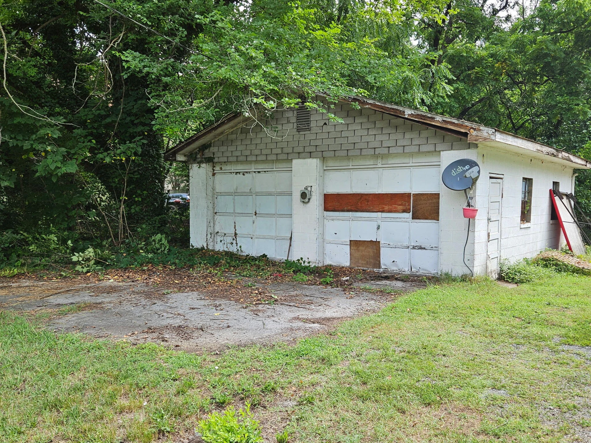 1114 13th ST SE - Photo 4