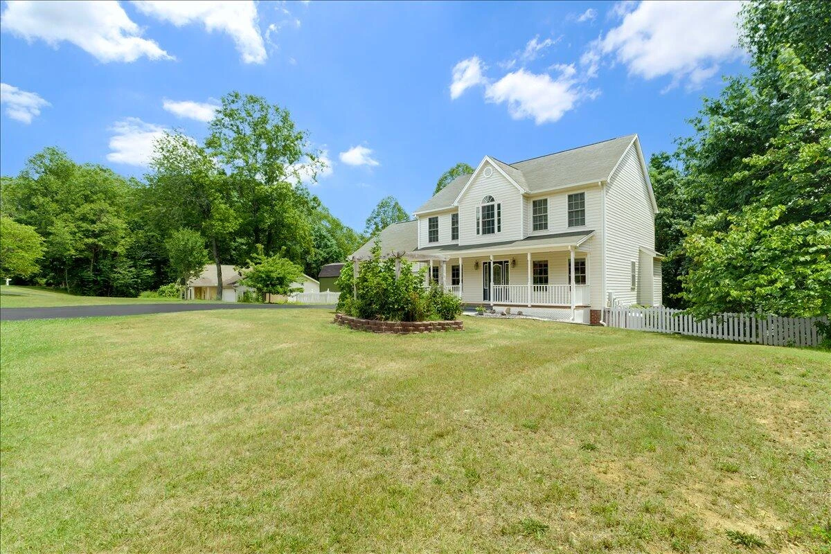 282 Four Seasons DR - Photo 3