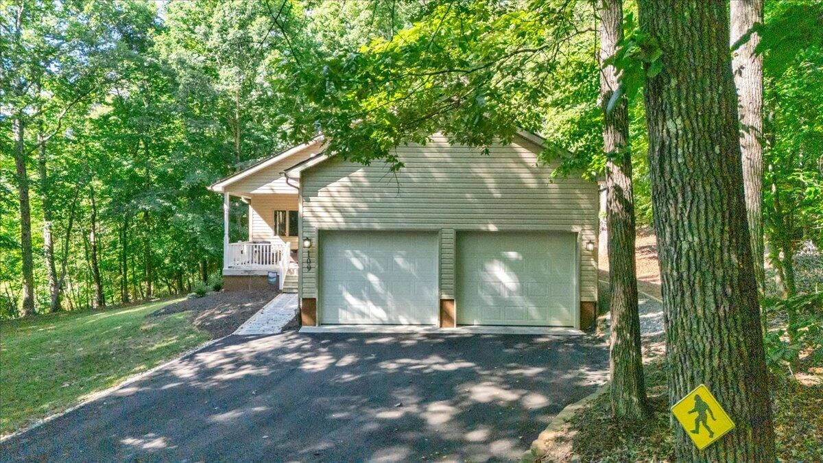 109 Creeden DR - Photo 43