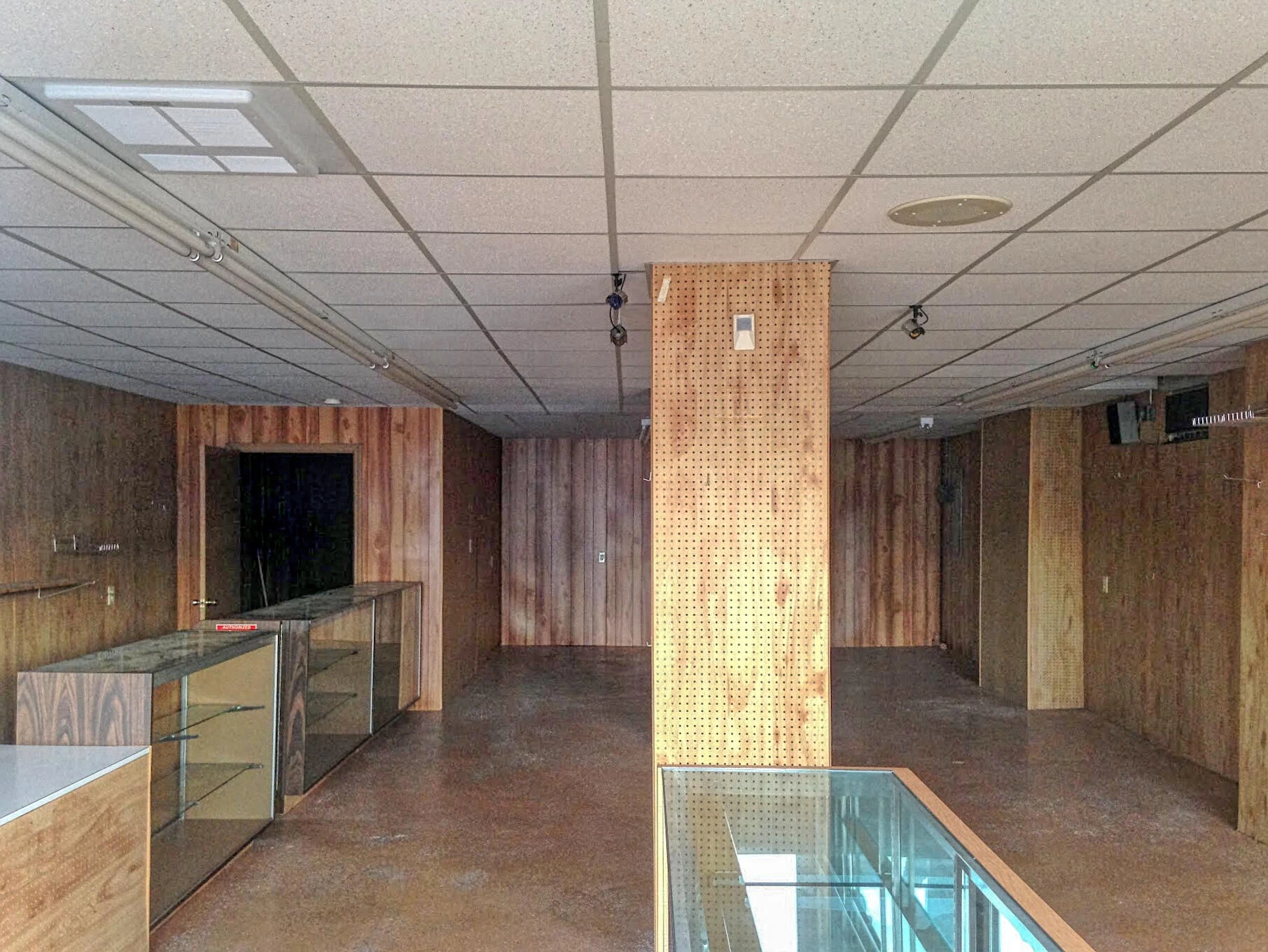 630 Bridge ST SW - Photo 2
