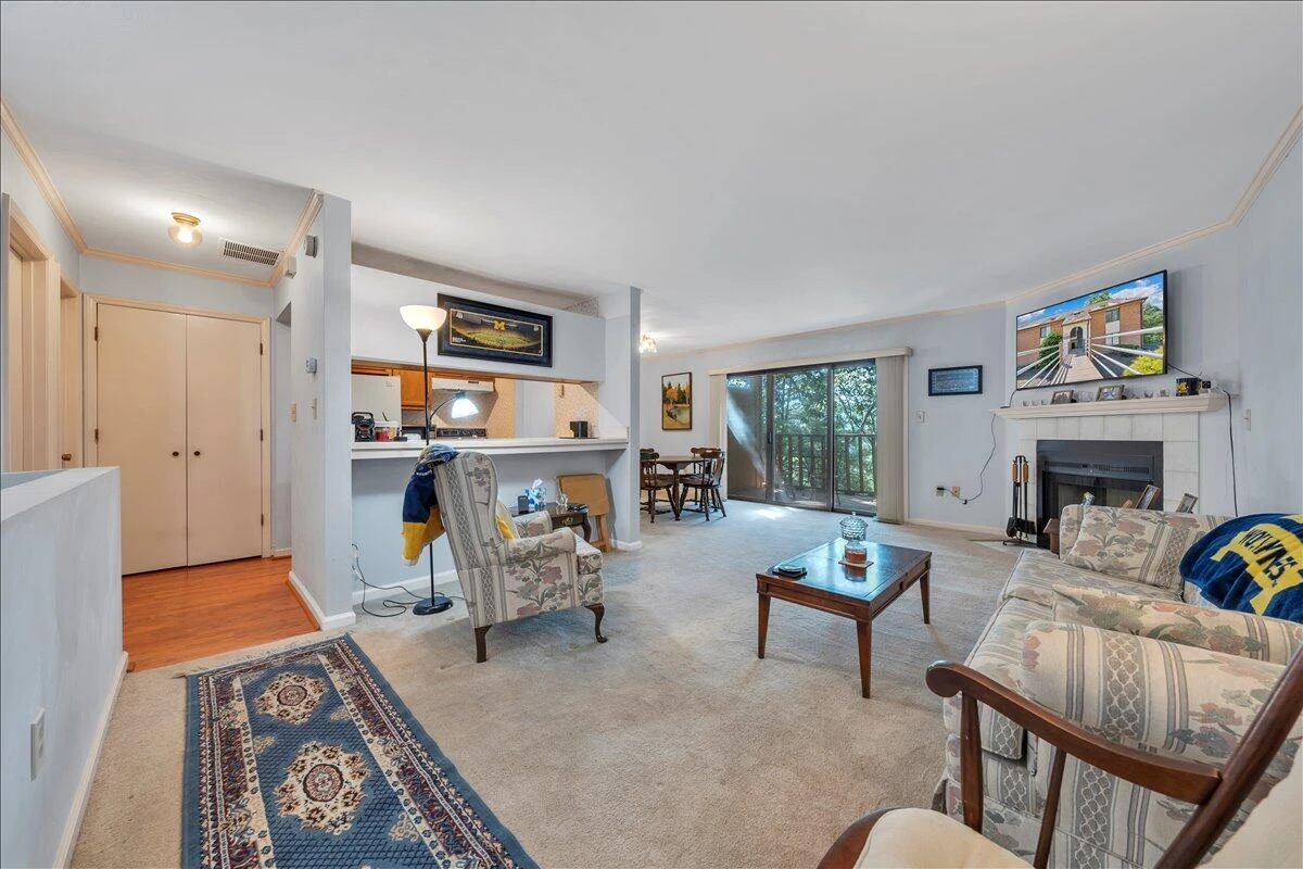 3372 Forest CT - Photo 5