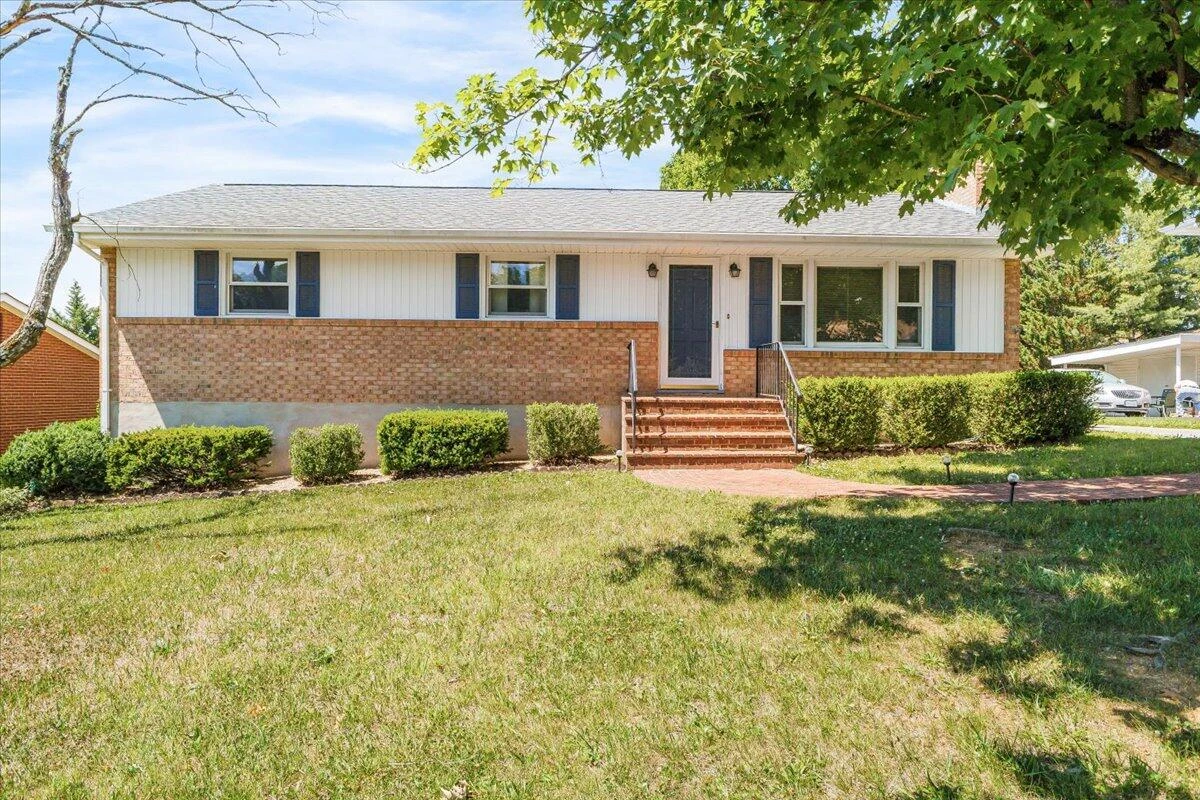 2908 Neil DR - Photo 2