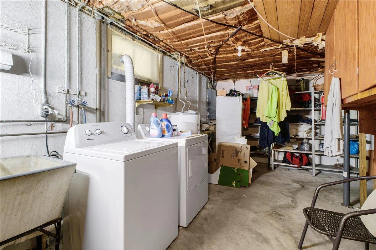 2908 Neil DR - Photo 24