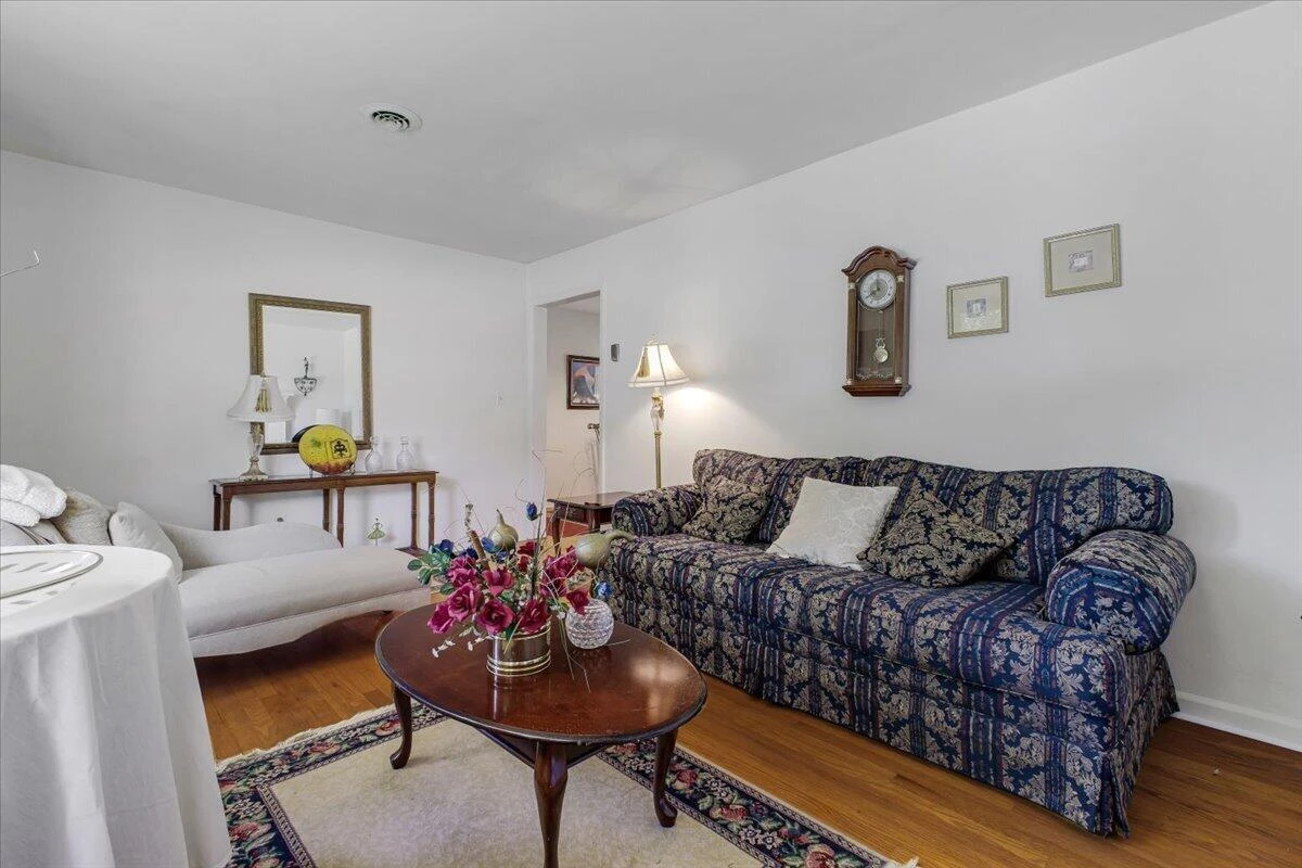 2908 Neil DR - Photo 6