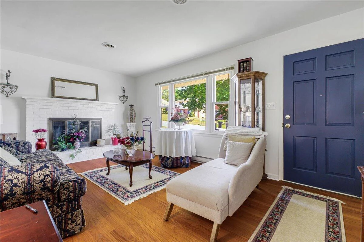 2908 Neil DR - Photo 7