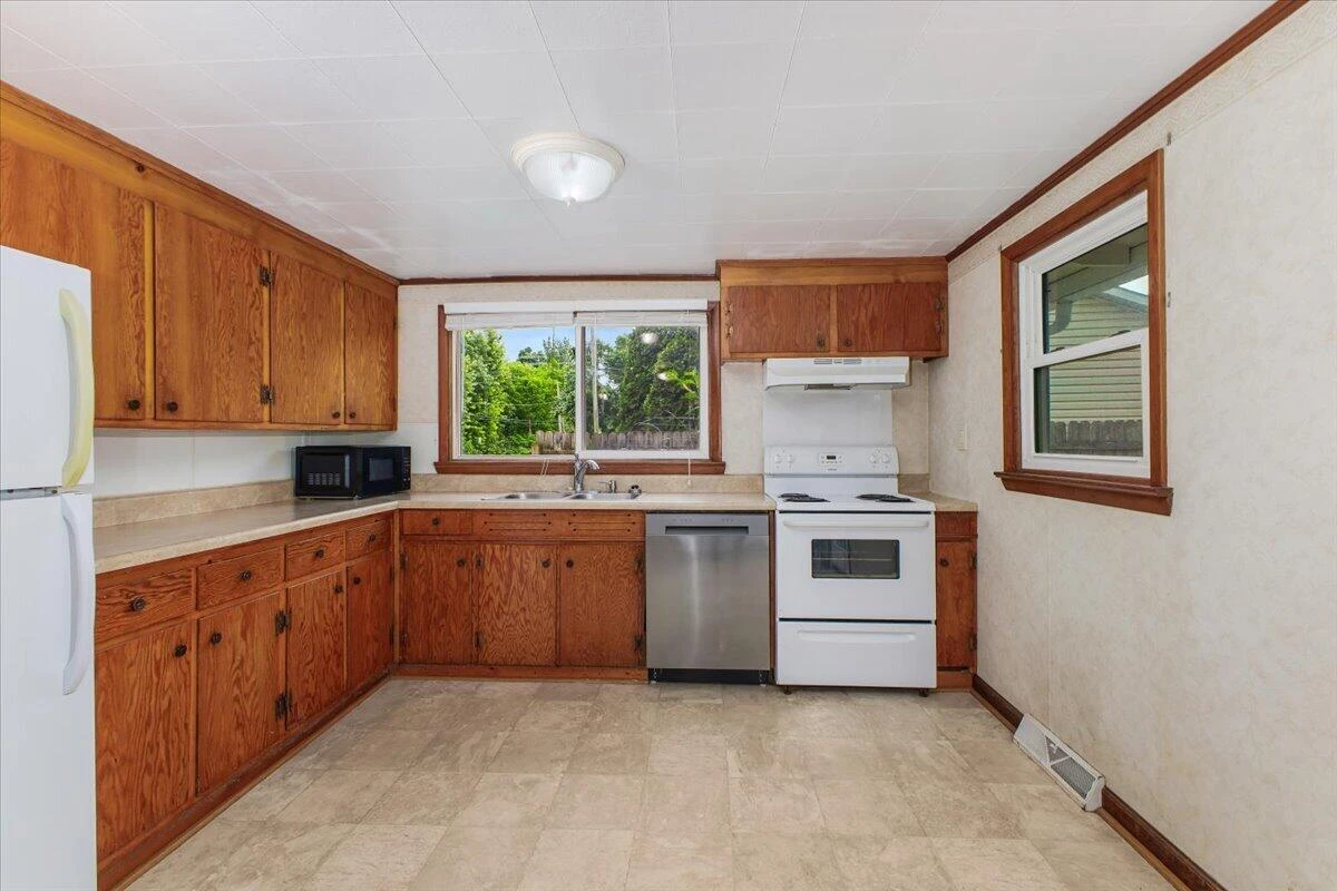 590 Agee ST NW - Photo 7